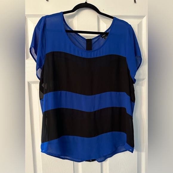 TORRID 0 0X XL Cobalt Blue Black Stripe Chiffon Top Buttons R $45 - Picture 2 of 10